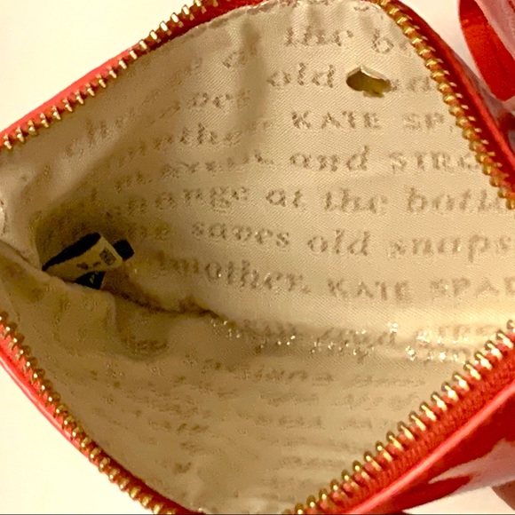 Kate Spade ♠️ Harrison Street Bee Wristlet (Coral) - Picture 3 of 6